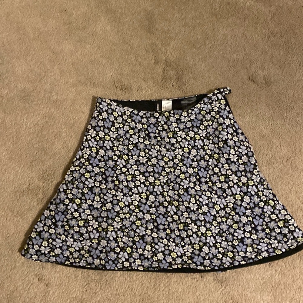 Divided mini skirt